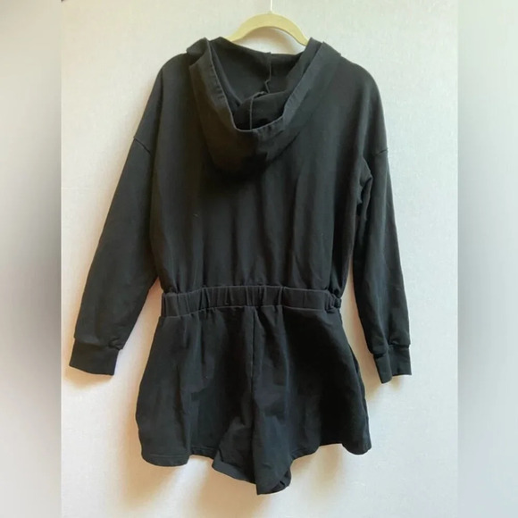 Smash & Tess Malibu hooded black zip up Romper Sz XS - Picture 3 of 11